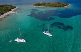 Sailing Lefkas: Explore Greece On and Off the Water 